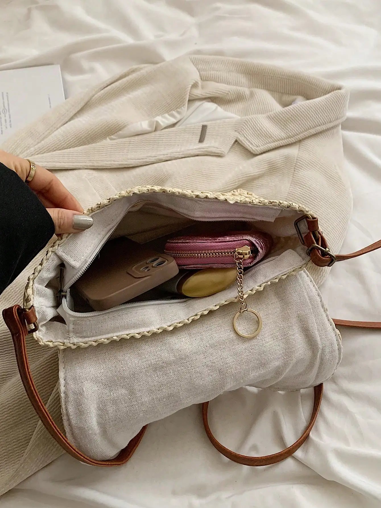 Stylish woven bag for women featuring an elegant woven shoulder bag design perfect for shopping, travel, and summer fashion from VelmoraMart.