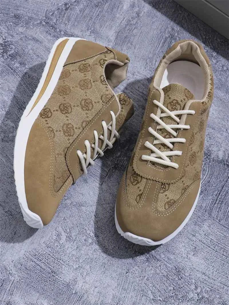 Retro Sneakers in Classic Style for Men & Women