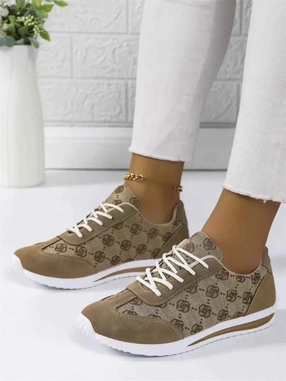Retro Sneakers in Classic Style for Men & Women