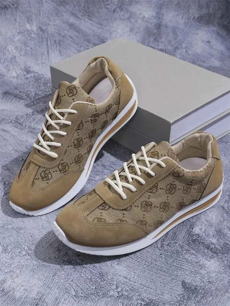 Retro Sneakers in Classic Style for Men & Women