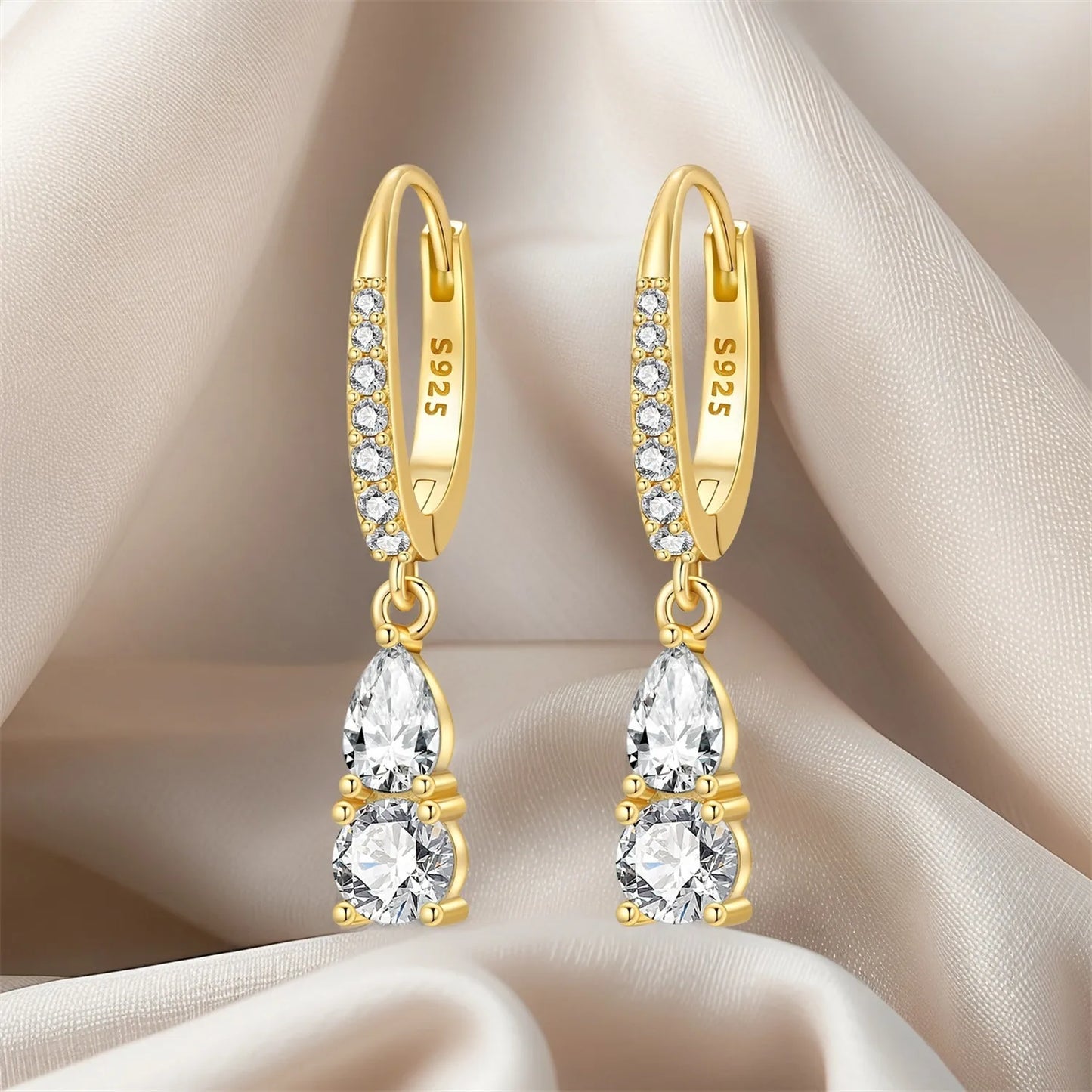 925 sterling silver jewelry for women featuring elegant sterling silver rings, chains, and jewelry sets from VelmoraMart.